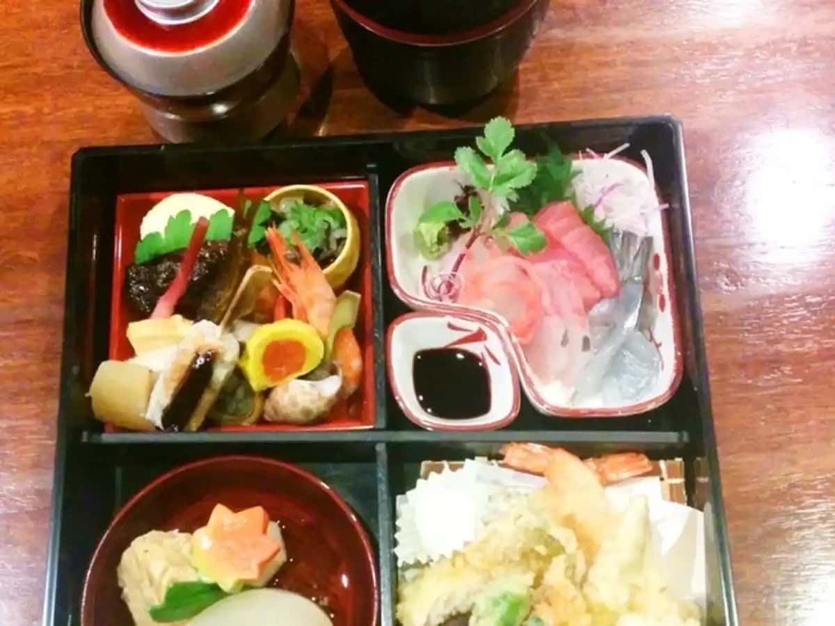 松華堂弁当の一例